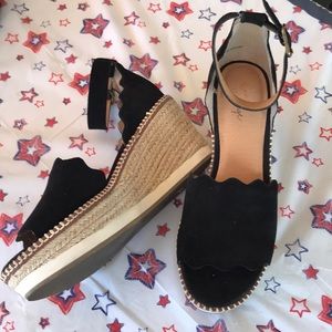 ✨Host Pick✨Black Vintage Crown Espadrille